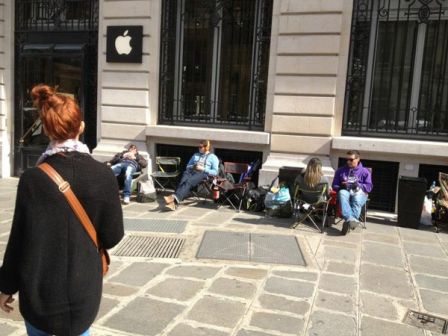 iphone5-apple-store-paris-camping.jpg